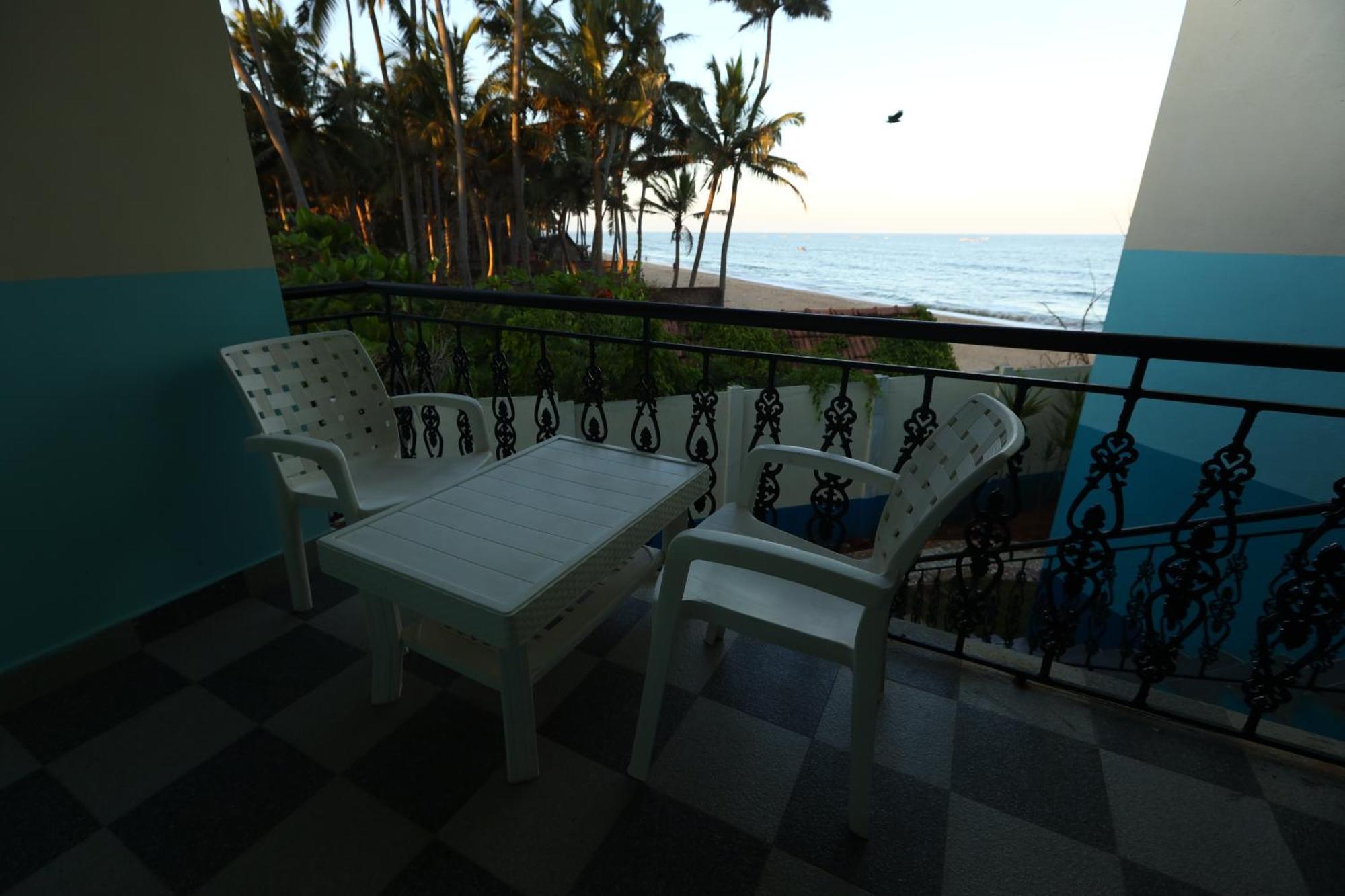 Lamel Cove Beach Resort Pondicherry Exterior photo