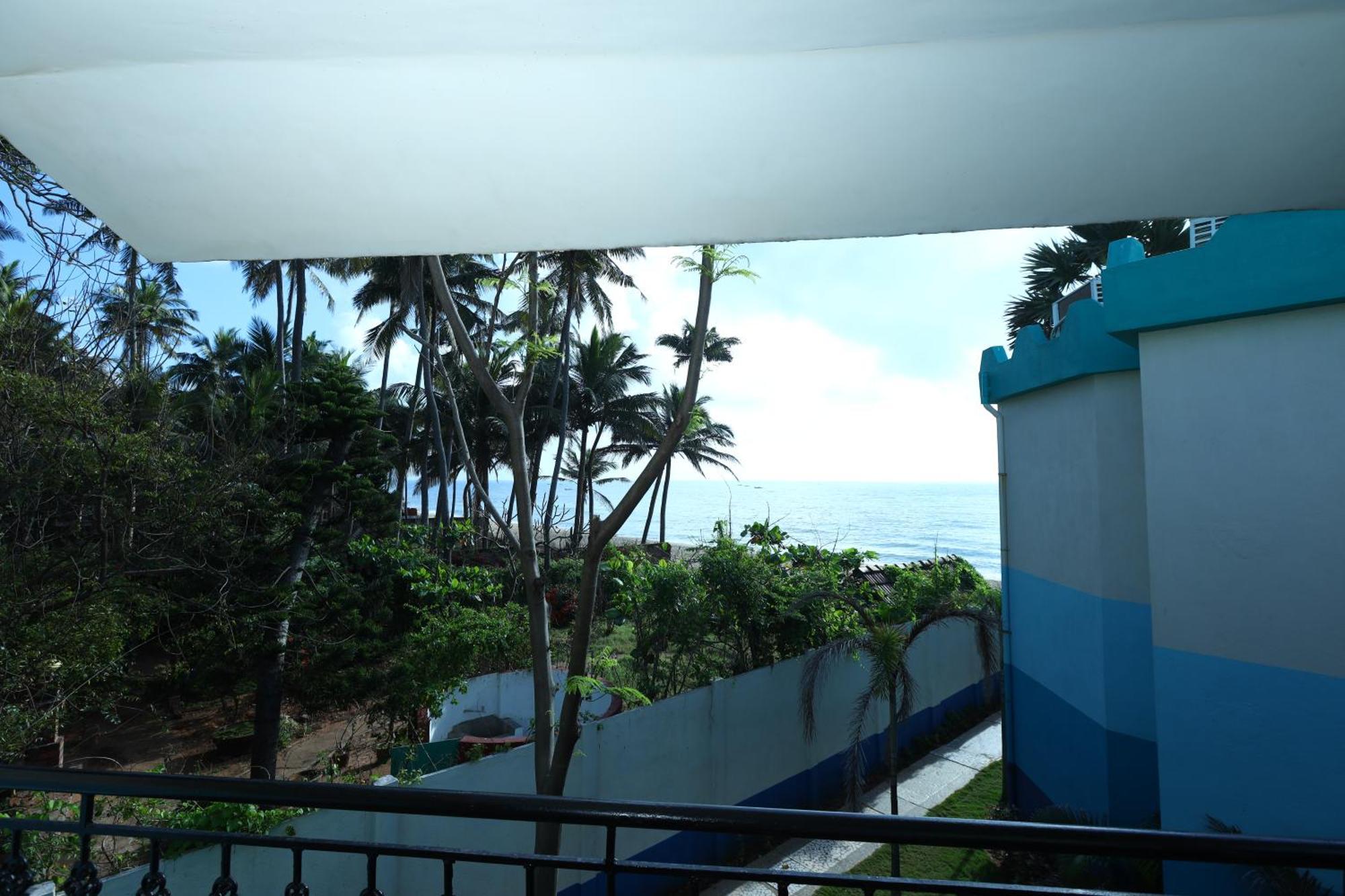 Lamel Cove Beach Resort Pondicherry Exterior photo